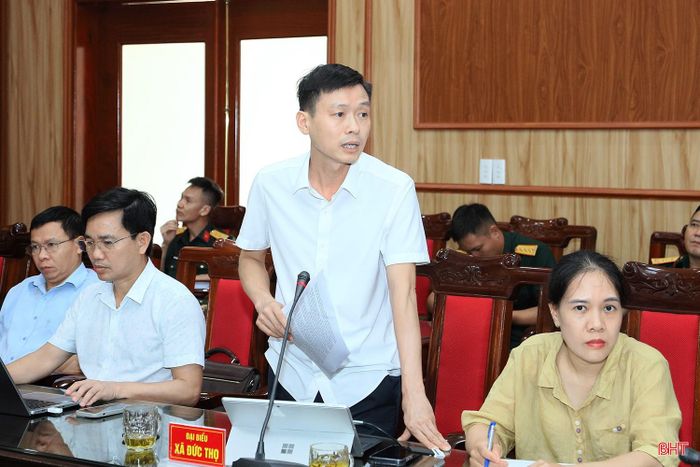 Ông Lương Quang Huy - Phó Chủ tịch UBND xã Đức Thọ phát biểu tại hội nghị.