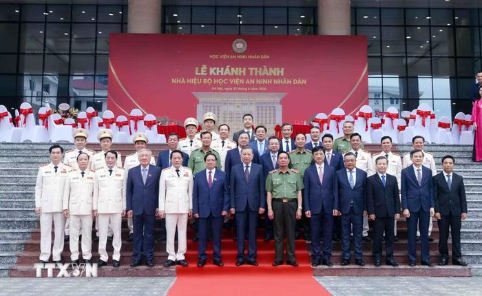 Tổng Bí thư, Chủ tịch nước Tô Lâm với các đại biểu. (Ảnh: Phạm Kiên/TTXVN)