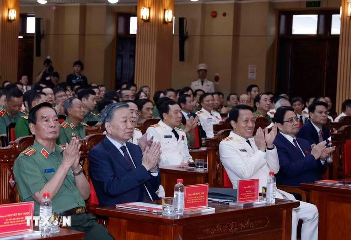 Tổng Bí thư, Chủ tịch nước Tô Lâm và các đại biểu dự Lễ kỷ niệm 80 Ngày truyền thống Học viện An ninh nhân dân. (Ảnh: Thống Nhất/TTXVN)