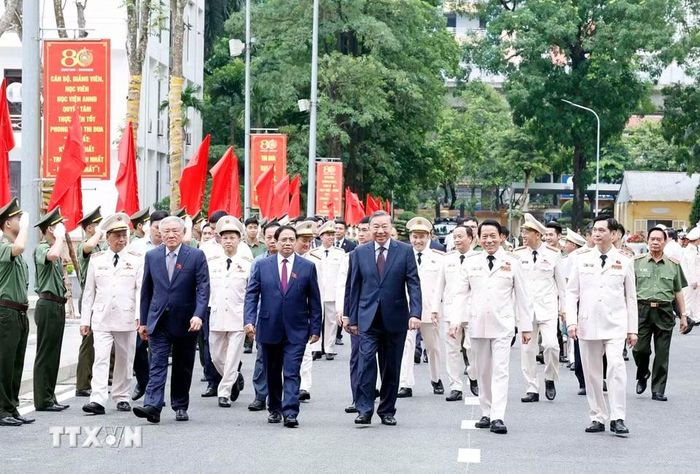 Tổng Bí thư, Chủ tịch nước Tô Lâm và các đại biểu tham dự Lễ kỷ niệm. (Ảnh: Thống Nhất/TTXVN)