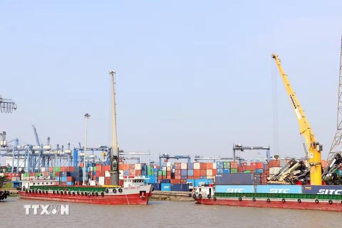 Tân cảng Cát Lái phát triển vượt bậc, trở thành cảng container lớn và hiện đại nhất Việt Nam. (Ảnh: Tiến Lực/TTXVN)
