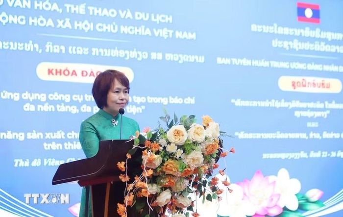 Phó Cục trưởng Cục Báo chí thuộc Bộ Văn hóa, Thể thao và Du lịch Việt Nam Đặng Thị Phương Thảo phát biểu tại lễ Khai mạc. (Ảnh: Xuân Tú/TTXVN)
