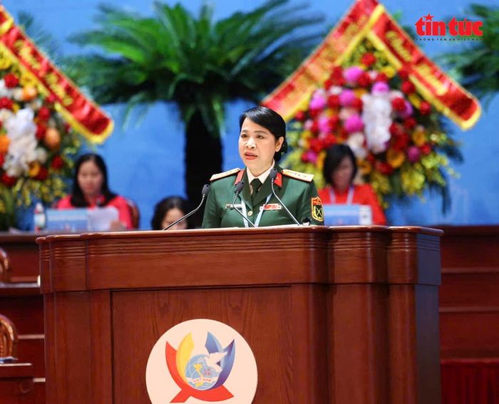 Đại tá Nguyễn Thị Thu Hiền, Trưởng ban Phụ nữ Quân đội nhấn mạnh, phụ nữ Quân đội luôn bản lĩnh, trí tuệ, tích cực xây dựng quân đội tinh nhuệ, hiện đại, góp phần bảo vệ vững chắc Tổ quốc...