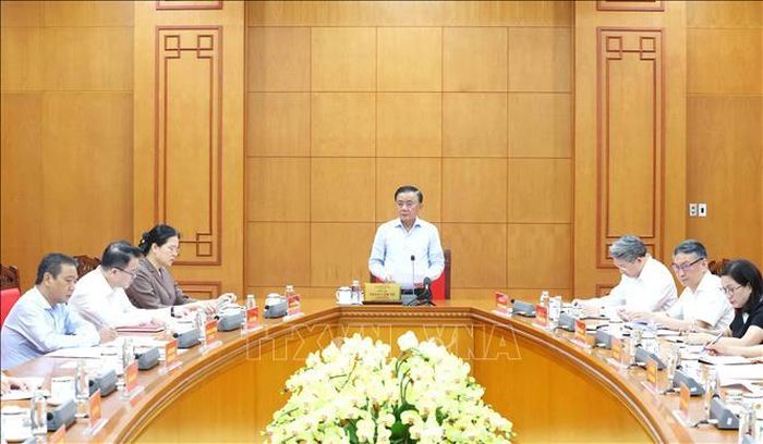 Thường trực Ban Bí thư Trần Cẩm Tú phát biểu chỉ đạo cuộc họp. Ảnh: Phương Hoa/TTXVN