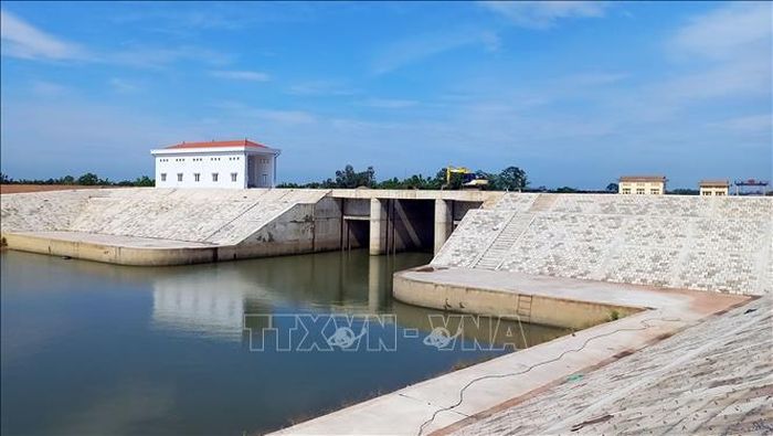 Cụm công trình trọng điểm cống và âu thuyền Tắc Giang được cải tạo, nâng cấp.
