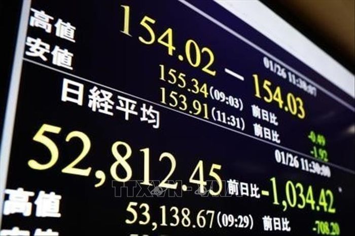 Bảng chỉ số chứng khoán tại Tokyo, Nhật Bản. Ảnh tư liệu: Kyodo/TTXVN
