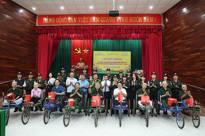 Các thương, bệnh binh tham dự chương trình tri ân tại Trung tâm.