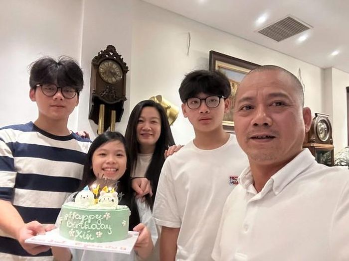 Con trai NSND Trần Nhượng hiện có cuộc sống viên mãn bên vợ con.