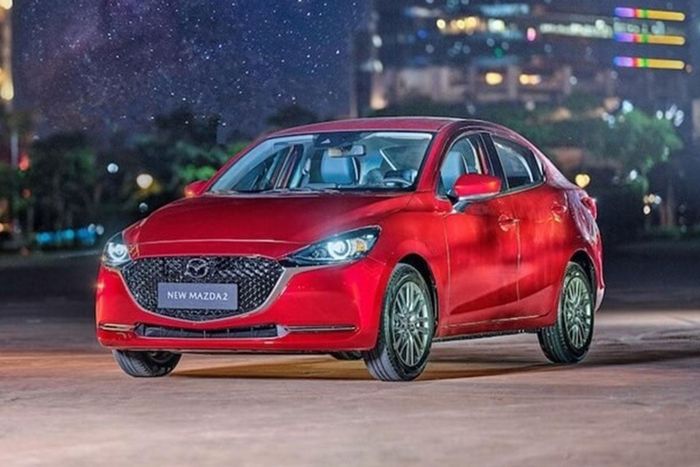Mazda2 1.5 AT.