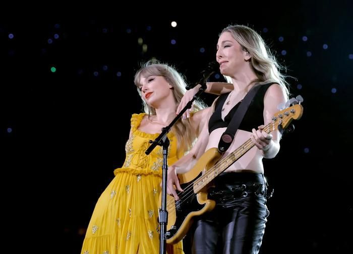 Este Haim và Taylor Swift đã duy trì tình bạn thân thiết trong nhiều năm.