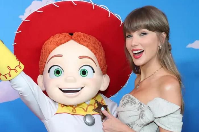  Sự kết hợp giữa Taylor Swift và đế chế hoạt hình Toy Story 5 được kỳ vọng sẽ mang về tượng vàng danh giá cho nữ ca sĩ. Ảnh: NSX