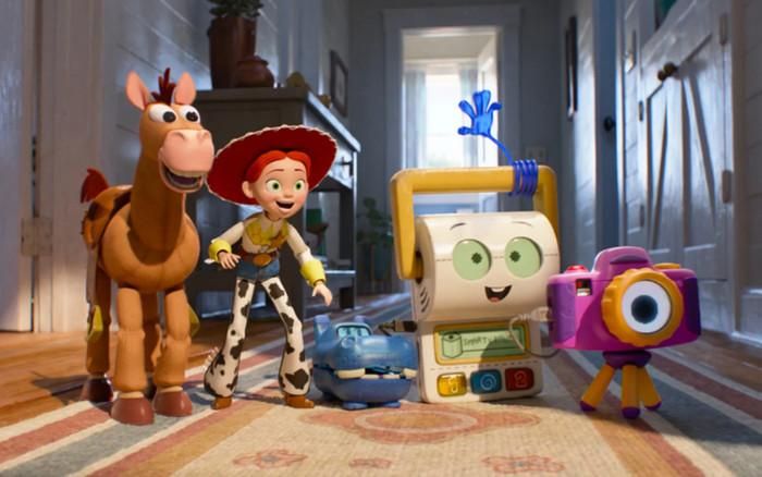 Bất chấp tranh cãi, Toy Story 5 vẫn bùng nổ phòng vé và chứng minh sức hút bền bỉ của Pixar.