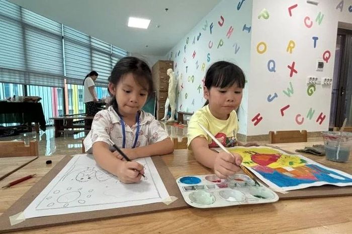 Ngày càng nhiều trẻ em lựa chọn các hoạt động “tĩnh” trong dịp hè.