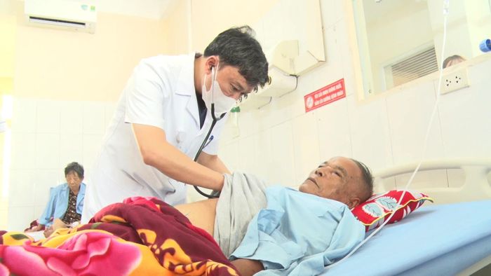 Bệnh nhân nhồi máu cơ tim điều trị tại Khoa Nội tim mạch, Bệnh viện Đa khoa tỉnh Thanh Hóa.