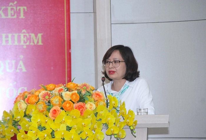 Bà Phạm Thị Thúy Nga, Giám đốc BIDV Lam Sơn đại diện các chi nhánh BIDV trên địa bàn tỉnh phát biểu tại lễ ký kết.