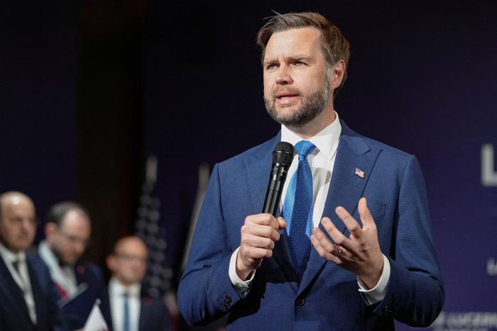 Phó tổng thống Mỹ JD Vance tại cuộc đàm phán với Iran tại Thụy Sỹ ngày 21/6/2026 - Ảnh: Reuters.