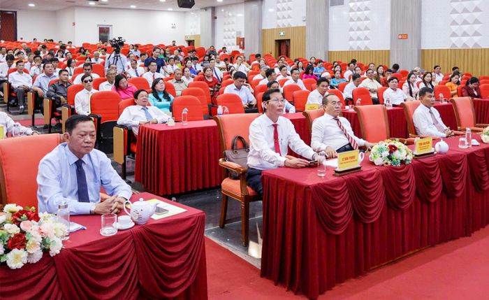 Quang cảnh buổi họp mặt.