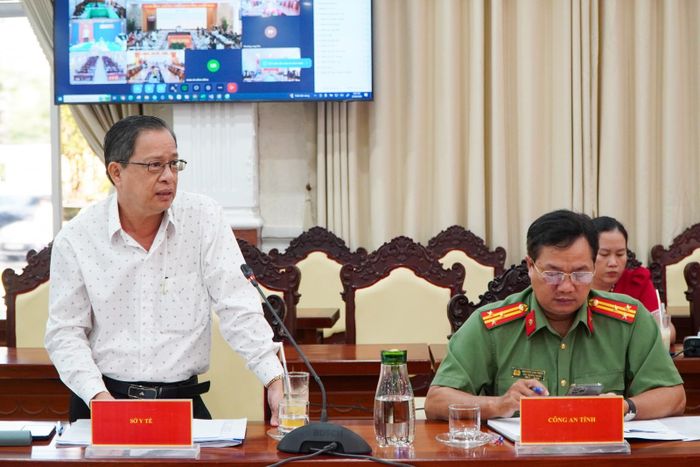 Đại diện Sở Y tế tỉnh An Giang phát biểu tại hội nghị.