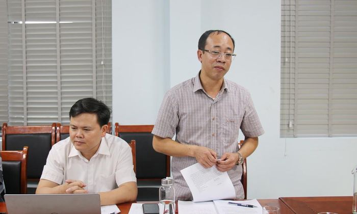  Đồng chí Lê Văn Thiệp, Phó Chủ tịch UBND phường Vân Hà làm rõ một số nội dung. 