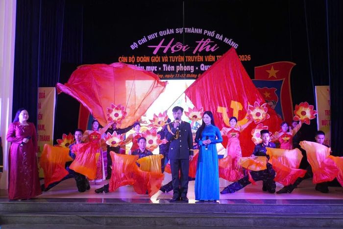 Phần thi tuyên truyền viên trẻ.