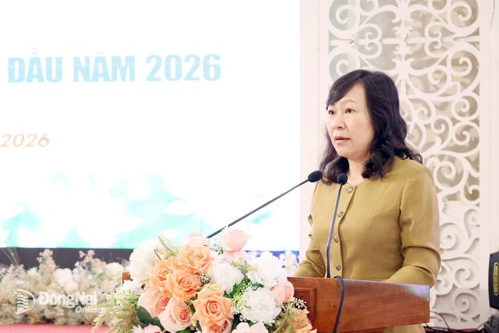 Đồng chí Huỳnh Thị Hằng, Phó Bí thư Thành ủy, Chủ tịch Ủy ban MTTQ Việt Nam thành phố Đồng Nai phát biểu tại hội nghị. Ảnh: Hồ Thảo