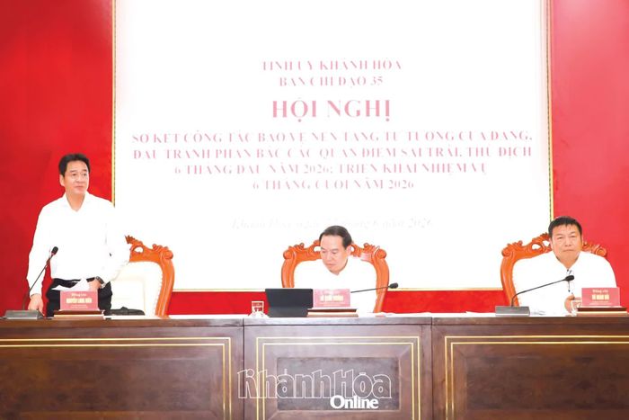 Đồng chí Nguyễn Long Biên phát biểu tại hội nghị.
