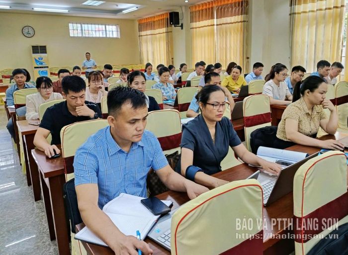 Cán bộ, công chức cấp xã tham dự lớp bồi dưỡng kỹ năng nghiệp vụ về công tác quản lý, vận hành, khai thác, sử dụng phần mềm quản lý hồ sơ cán bộ, công chức, viên chức do Sở Nội vụ tổ chức