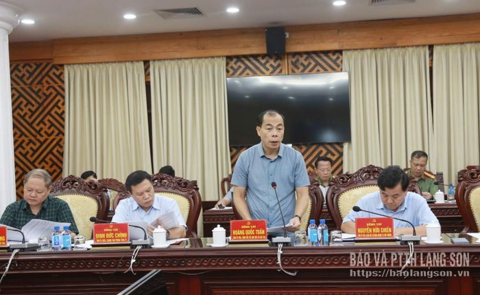 Giám đốc Sở Giáo dục và Đào tạo báo cáo tiến độ các dự án do sở làm chủ đầu tư