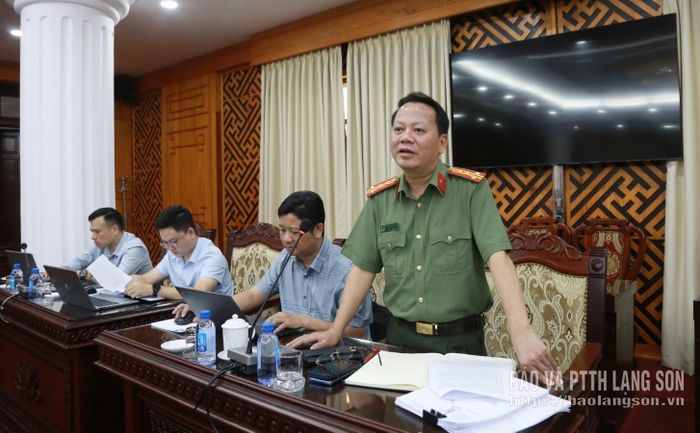 Phó Giám đốc Công an tỉnh báo cáo tiến độ thực hiện dự án do Công an tỉnh làm chủ đầu tư