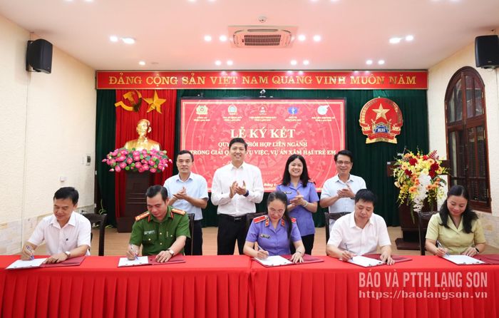 Đại diện các đơn vị tham gia ký kết quy chế phối hợp liên ngành