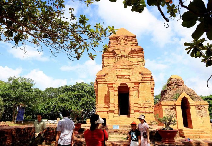 Các di sản văn hóa được bảo tồn gắn với bảo tồn thiên nhiên