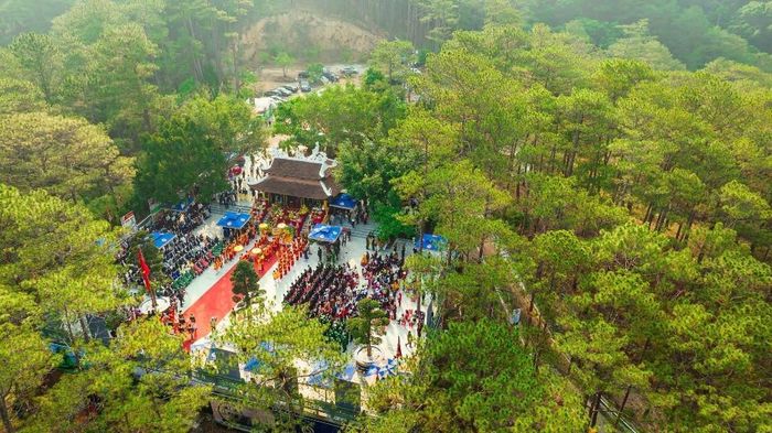Lễ hội Giỗ Tổ Hùng Vương tại Đền thờ Âu Lạc trong không gian xanh trên núi Phượng Hoàng - Prenn.