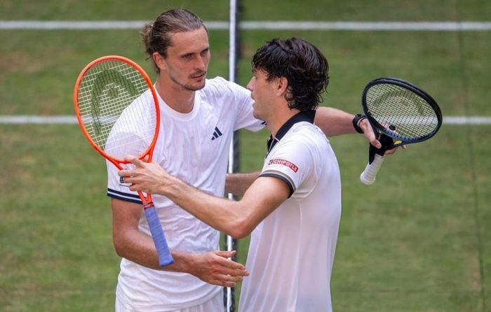 Zverev thêm một lần nữa thua Fritz và chưa thể có danh hiệu sân cỏ đầu tiên trong sự nghiệp.