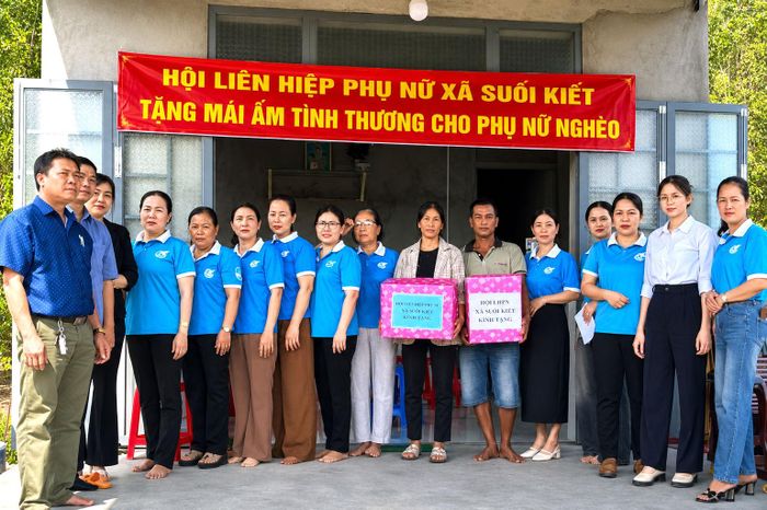 Hộ chị Nguyễn Thị Nhượng ở thôn 2, là một trong những hội viên phụ nữ nghèo được hỗ trợ nhà ở từ mô hình nuôi heo đất do Hội LHPN xã Suối Kiết phát động