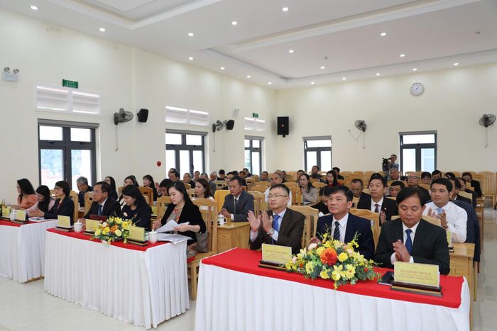 Đại biểu tham dự kỳ họp