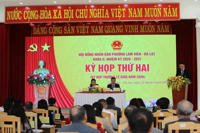 Quang cảnh kỳ họp