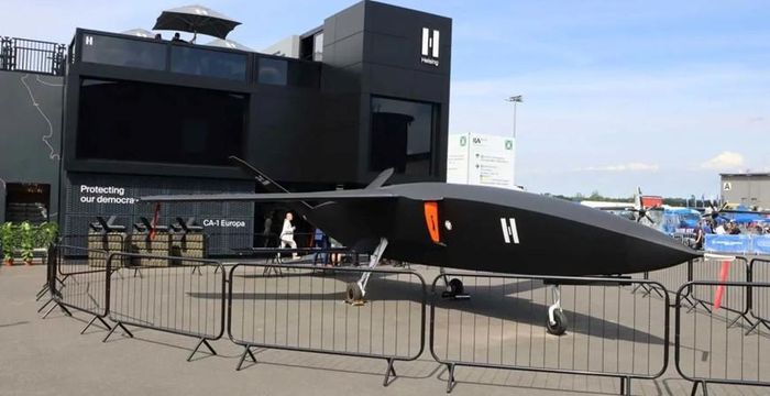 Mẫu UAV CA-1EA chuyên dụng cho tác chiến điện tử của hãng Helsing