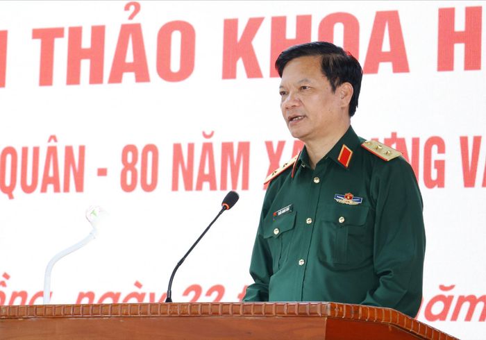 Trung tướng Trần Danh Khải, Chính ủy Học viện Lục Quân phát biểu khai mạc hội thảo
