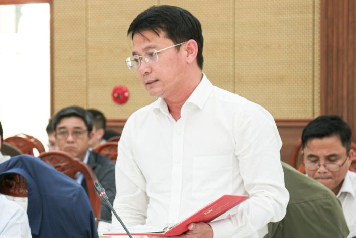 Giám đốc Sở Công thương Nguyễn Bá Út báo cáo tăng trưởng ngành công nghiệp