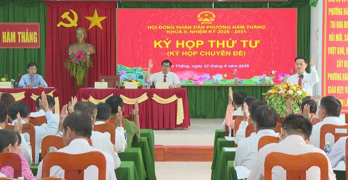 Biểu quyết thông qua Nghị quyết về sắp xếp các khu phố và đổi tên tổ dân phố trên địa bàn phường