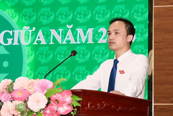 Đồng chí Cao Trường Sơn, Tỉnh ủy viên, Bí thư Đảng ủy, Chủ tịch HĐND phường Tây Hoa Lư phát biểu bế mạc. Ảnh: Anh Tuấn