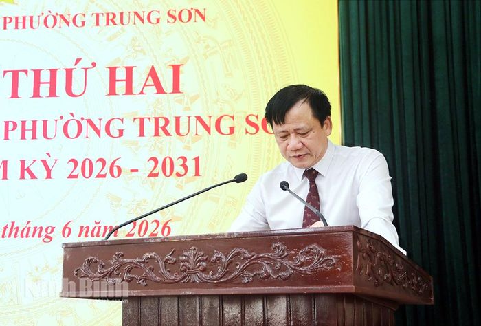 Đồng chí Mai Thanh Long, Tỉnh ủy viên, Phó Chủ tịch HĐND tỉnh phát biểu tại kỳ họp. Ảnh: Mai Phương