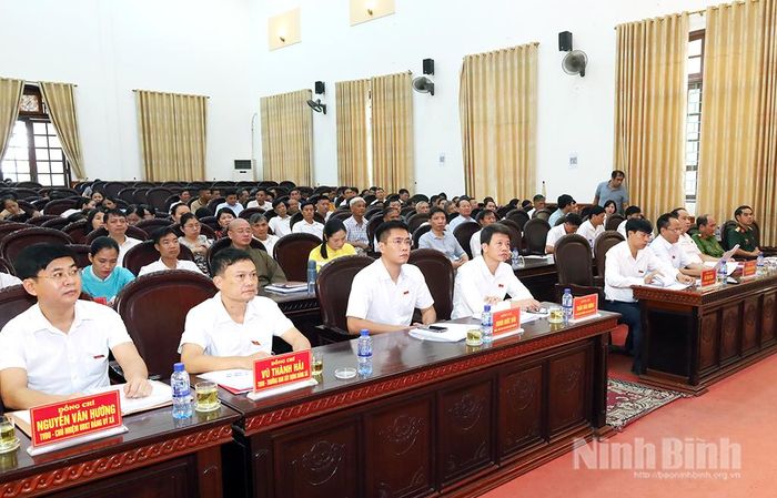 Các đại biểu dự kỳ họp.