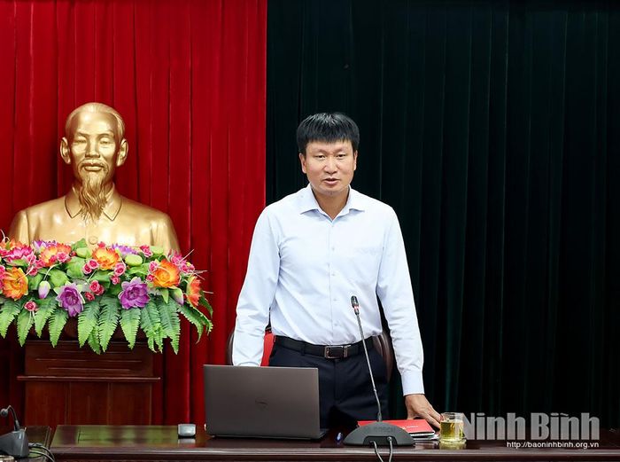 Đồng chí Trần Huy Tuấn, Ủy viên Trung ương Đảng, Bí thư Tỉnh ủy phát biểu chỉ đạo tại hội nghị.