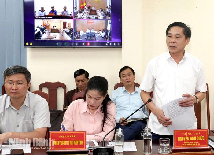 Đồng chí Nguyễn Anh Chức, Ủy viên Ban Thường vụ Tỉnh ủy, Phó Chủ tịch UBND tỉnh phát biểu tại phiên tiếp công dân.