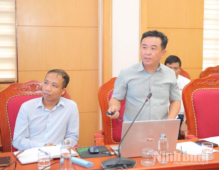 Đại diện đơn vị tư vấn báo cáo tại hội nghị.