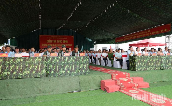 Các đại biểu tham dự buổi diễn tập.