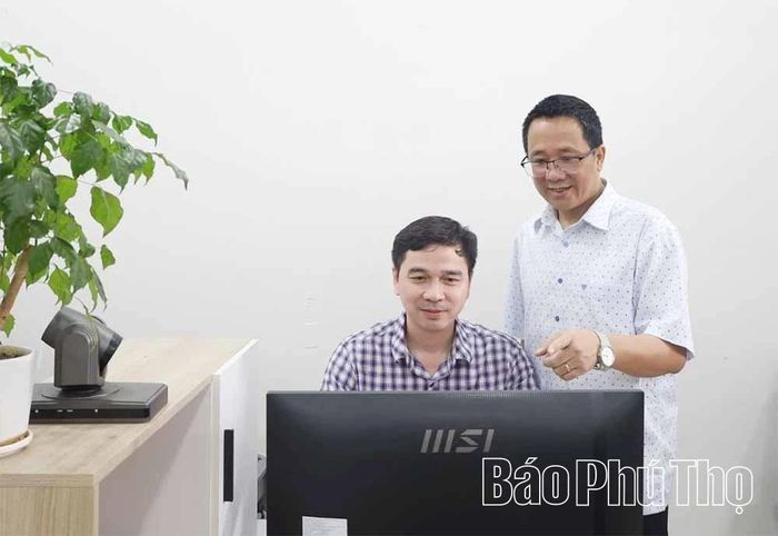 Cán bộ Sở GD&ĐT đẩy mạnh ứng dụng công nghệ thông tin và chuyển đổi số.