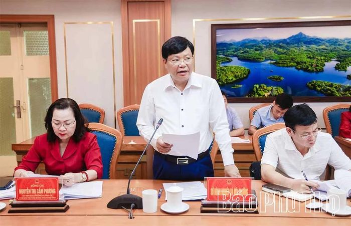 Lãnh đạo Sở Nông nghiệp và Môi trường báo cáo tại hội nghị.