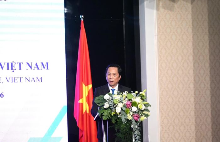 Đồng chí Hoàng Nam, Phó Chủ tịch Thường trực UBND tỉnh phát biểu khai mạc chương trình - Ảnh: T.Đ
